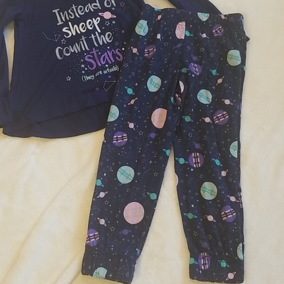 Girl's Galaxy Pajama Set Long Sleeves XS 4/5 - Picture 2 of 5